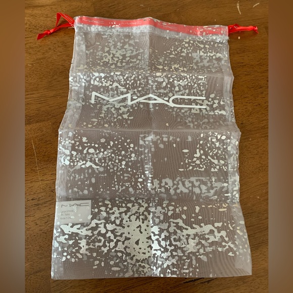 NWT Mac Cosmetics Large Gift Bag - Picture 3 of 8